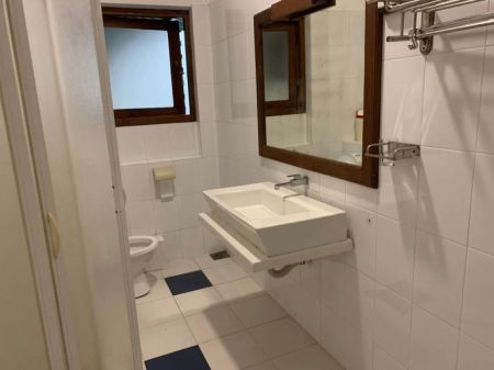 Bathroom - Six-Bedroom Luxury Apartment for Rent – Colombo (Near Port City & Galle Face)