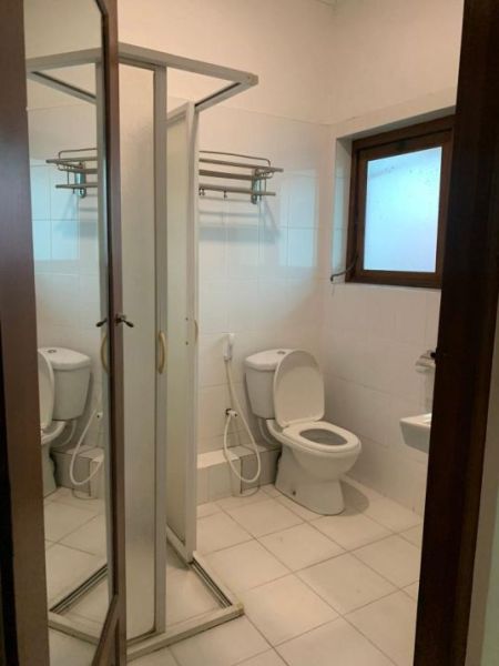 Bathroom - Six-Bedroom Luxury Apartment for Rent – Colombo (Near Port City & Galle Face)