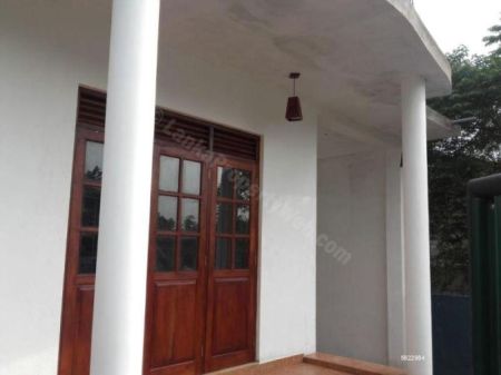 Exterior - Land with House for Sale in Kaduwela Road – Athurugiriya | 23 Perches – 6 Rooms | LKR 40 Million | KO-458