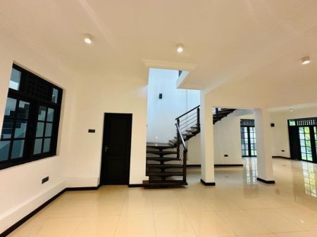Living Room - (SR1007) Super Luxury House for Rent in Wickramasinghepura Baththaramulla