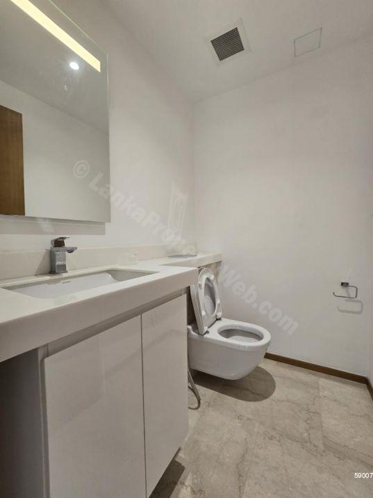 Bathroom - Apartment for sale in Colombo 2