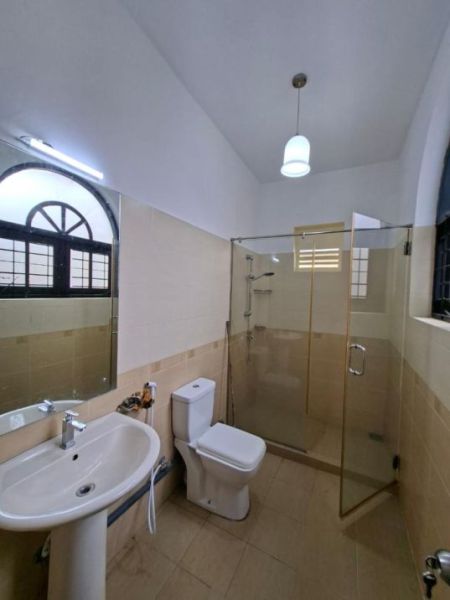 Bathroom - ￭ Colombo 05 ￭ 03BR House For Rent ￭ (NK107604)