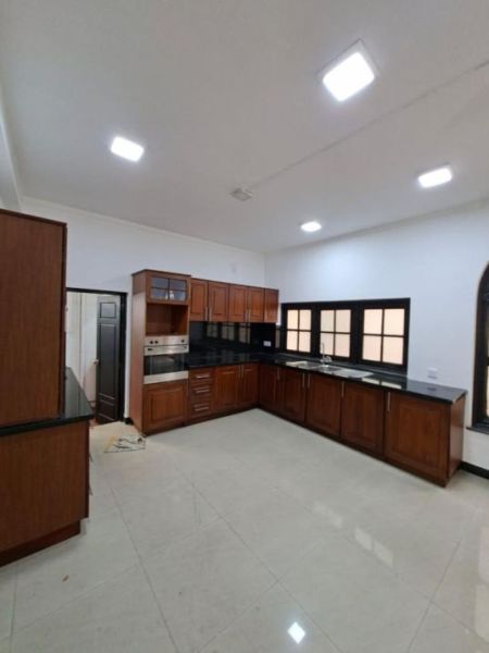 Kitchen - ￭ Colombo 05 ￭ 03BR House For Rent ￭ (NK107604)