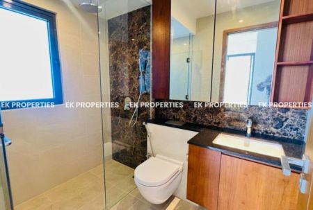 Bathroom - 2 Bedroom Apartment For Sale in Capitol Twin Peaks - East Tower, Colombo 2 | 944 sq.ft | Above 35th Floor | EK-1454