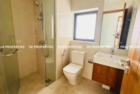 Bathroom - 3 Bedroom Apartment For Sale in Capitol Twin Peaks – East Tower, Colombo 2 | 1043 sq.ft | Above 35th Floor | EK-1455