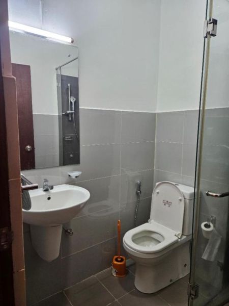 Bathroom - 2 Bedroom Apartment for short term rent - Holiday Home in Malabe Available 15th July onwards 