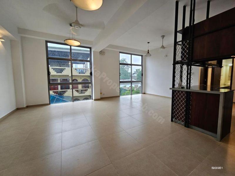 Apartment for rent in Rajagiriya