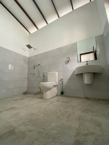 Bathroom - Villa/House For Rent In Colombo 5 ( Staff Accomodation ) 