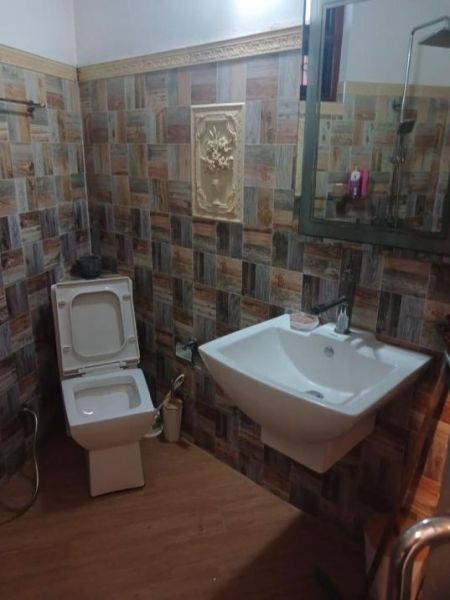 Bathroom - 7bedroom house for rent in Dehiwala  / LKR350,000 (EM129AW)