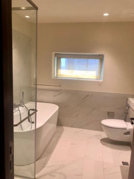 Bathroom - Cinnamon Life/sea views/high-end furnished/02beds/for rent in Colombo-02. 