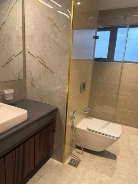 Bathroom - 3 Bedroom Luxury Apartment for Sale - Colombo 7 | LKR 198,000,000 (EM577)