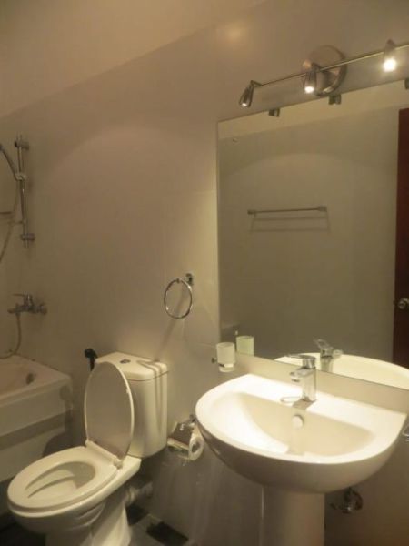 Bathroom - 4 Bedroom Luxury Three Storied House for Sale - Kandy | LKR 60,000,000 (EM579)