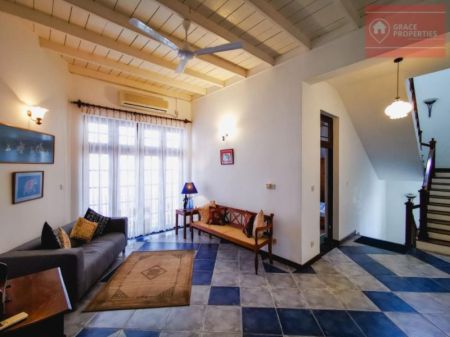 Living Room - Well Appointed Tropical Abode - For rent in Pelawatte