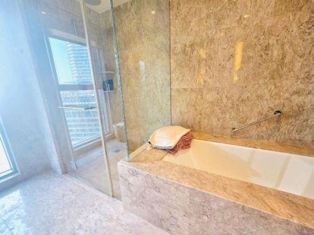 Bathroom - 3 Bedroom Apartment for Rent in One Galle Face Shangri La