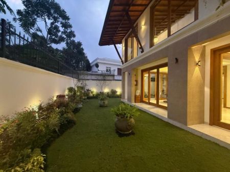 Exterior - Spacious 6 Bedroom Modern House for Sale in Battaramulla (Montri J)