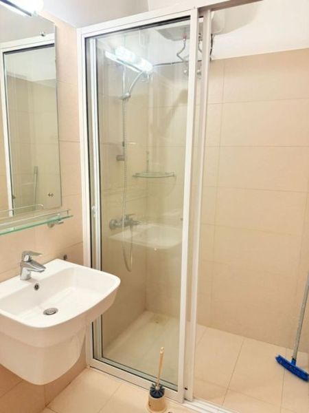 Bathroom - Fully Furnished Apartment for rent in Colombo 4 - Rs. 400,000.00 per month 