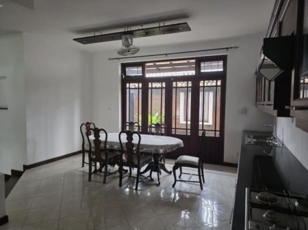 Dining room - Luxury 2-Storey House for Rent in Nugegoda – PDH363