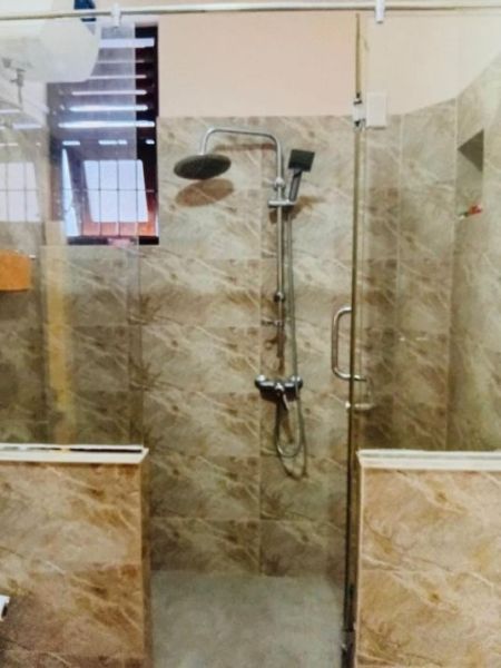 Bathroom - Charming 3BR House in a Prime Location at Dankotuwa