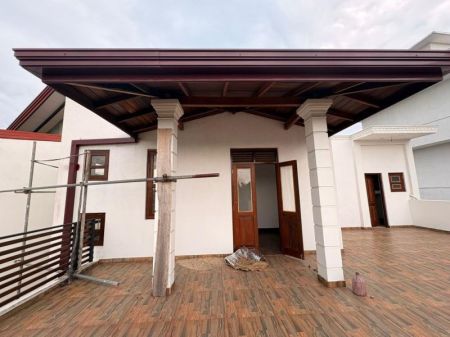 Exterior - Piliyandala Koskanatta Road 06 Bed Room House on 12.5 Perches of Land for Sale