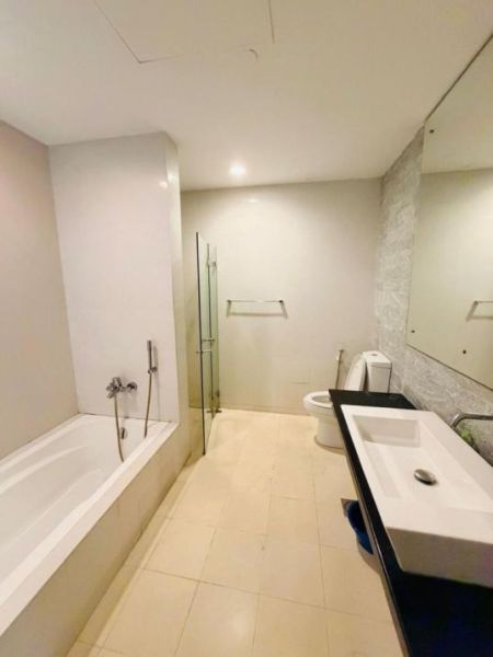 Bathroom - Fully Furnished 3BR Apartment in Emperor Colombo 3 FOR RENT