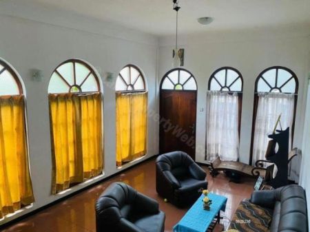 Living Room - House for Sale in Mirihana – Nugegoda | 5 BR – 8.25 Perches – LKR 47 Million | KO-750
