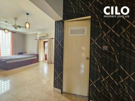 Bathroom - Spacious 4-Bedroom House with Rooftop Terrace & Garden | Prime Location