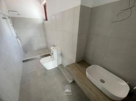 Bathroom - Brand New House for Sale at Jaya Mawatha, Malabe (HSSH126)