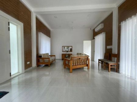 Living Room - Prime Property for Sale - Padukka | LKR 85,000,000 (EM595)