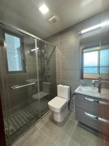 Bathroom - Luxury 4 Bedroom Apartment for Sale – Astoria Residencies, Colombo 03 | LKR 190,000,000 (EM114RK)