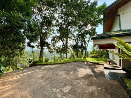 Exterior - Luxury Property for Sale - Kandy | LKR 350,000,000 (EM598)