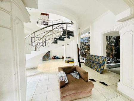 Living Room - (SR266) Luxury Three Storey House for Rent in Battaramulla