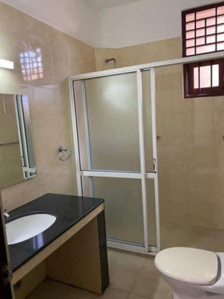 Bathroom - Luxury Fully Furnished House for sale in Thalawathugoda