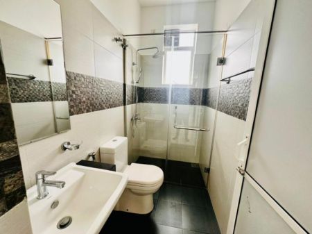 Bathroom - Mount Lavinia 2 BR Apartment For Sale 