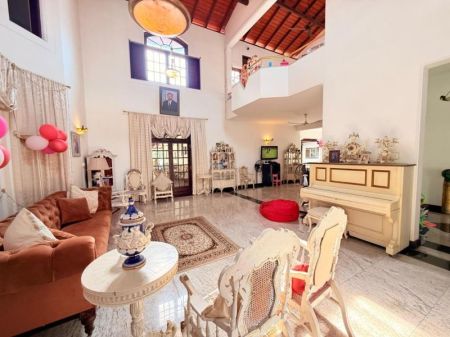 Living Room - Battaramulla Colonial Style House For Sale Jayanthipura