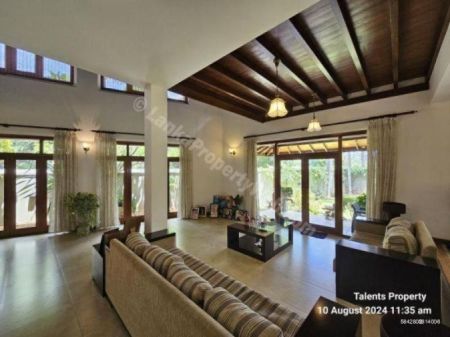 Living Room - House for Sale in Battaramulla | 5 Bedrooms – 21 Perches | LKR 120 Million | KO-697