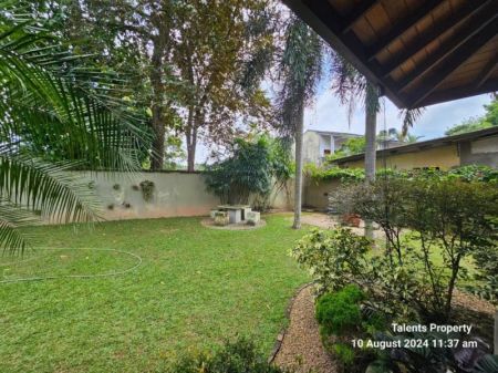 Exterior - House for Sale in Battaramulla | 5 Bedrooms – 21 Perches | LKR 135 Million | KO-697