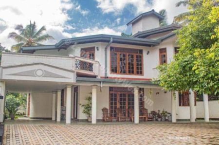 Exterior - House for Sale in Ganemulla – Kadawatha | LKR 70 Million | KO-659