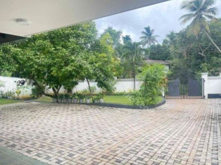 Exterior - House for Sale in Ganemulla – Kadawatha | LKR 70 Million | KO-659