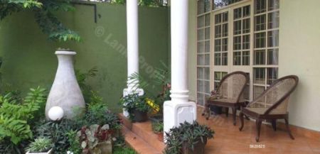 Exterior - House for Sale in Pelawatta – Battaramulla | 5 Bedrooms – 10.4 Perches | LKR 58 Million | KO-482
