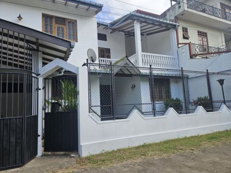 Exterior - Spacious House for rent in Moratuwa 