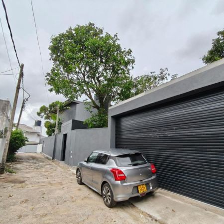 Exterior - RENTAL | 5 Bed Luxury Residence with Pool | Battaramulla