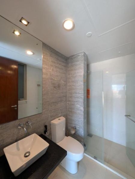 Bathroom - Emporer Residencies - Apartment for rent in Colombo 3 