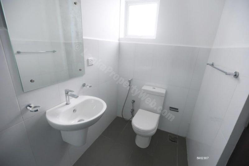 Bathroom - Apartment for rent in Negombo