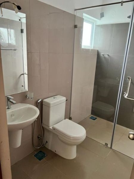 Bathroom - Brand new House for sale in Canterbury Golf apartments in Piliyandala 