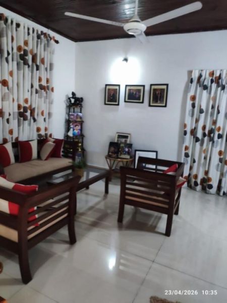 Living Room -  House and three-storey dormitory building for sale in Malabe (SSPH-319)