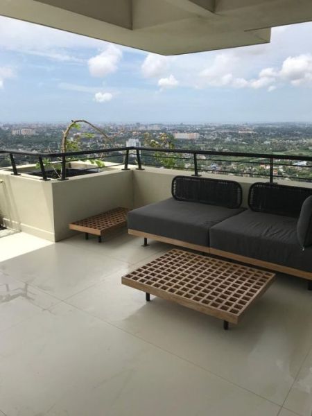 Living Room - Luxury 3BR Fully-Furnished Apartment for Rent at Clearpoint Residencies