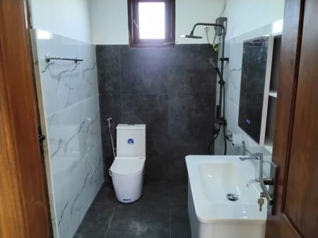 Bathroom - 4 Bedroom House for Sale - Homagama | LKR 28,500,000 (EM607)