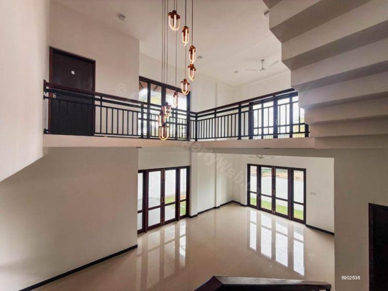 House for sale in Mount Lavinia