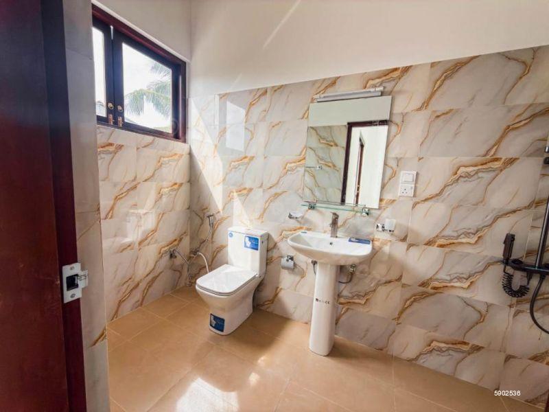 Bathroom - House for sale in Mount Lavinia