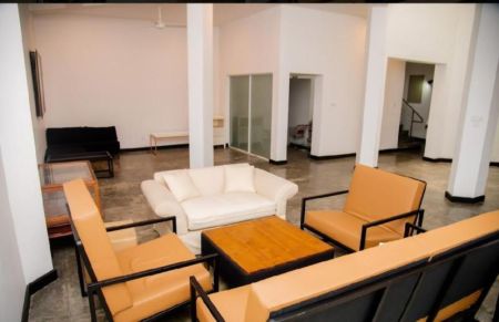 Living Room - 3 Story 4 Bedrooms House for Rent in Colombo 5 - EH227